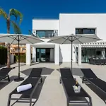 Vacation Marbella I De La Resina, Infinity Pool, 24-7 Security, Rooftop Solarium, Bbq, Golf Community, Africa Views Estepona