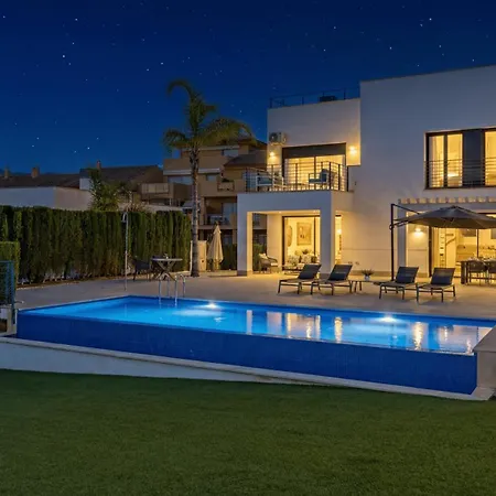 Vacation Marbella I De La Resina, Infinity Pool, Golf Community, Africa Views Вілла Естепона