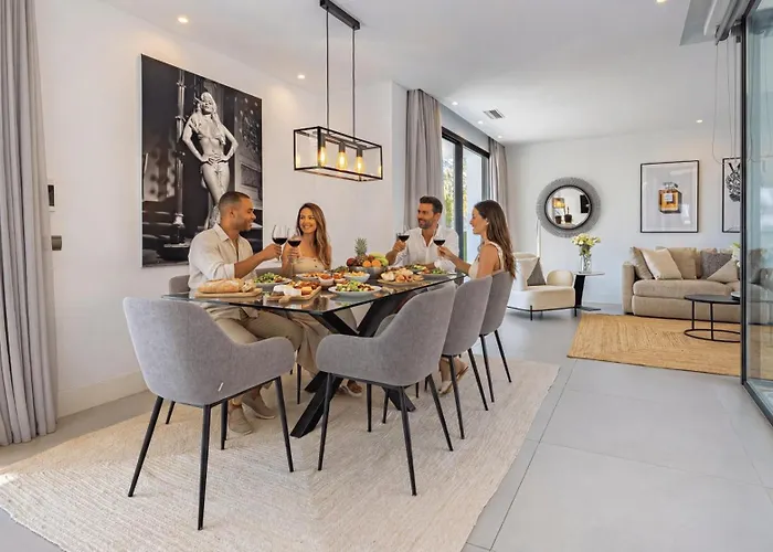 Vacation Marbella I De La Resina, Infinity Pool, Golf Community, Africa Views Villa Estepona