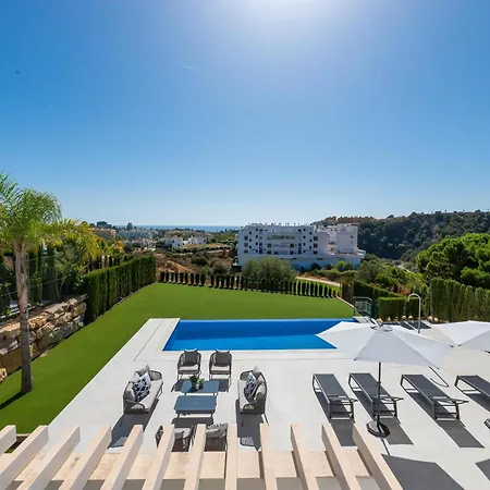 Villa Vacation Marbella I De La Resina, Infinity Pool, Golf Community, Africa Views