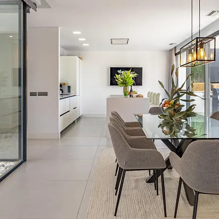 Villa Vacation Marbella I De La Resina, Infinity Pool, Golf Community, Africa Views