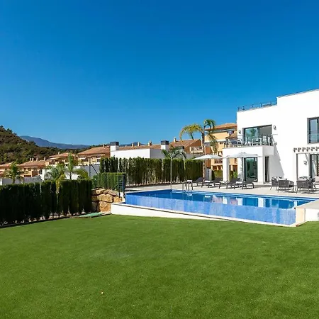 Villa Vacation Marbella I De La Resina, Infinity Pool, Golf Community, Africa Views