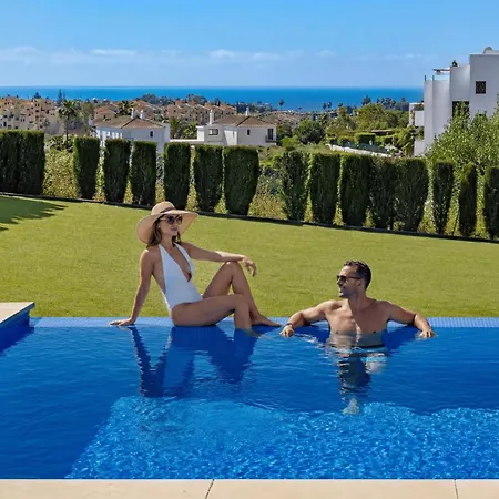 Vacation Marbella I Villa De La Resina, Infinity Pool, 24-7 Security, Rooftop Solarium, Bbq, Golf Community, Africa Views