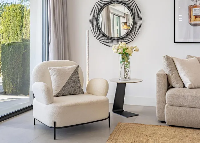 Villa Vacation Marbella I Villa De La Resina, Infinity Pool, 24-7 Security, Rooftop Solarium, Bbq, Golf Community, Africa Views *