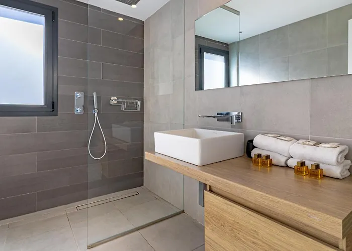 Vacation Marbella I Villa De La Resina, Infinity Pool, 24-7 Security, Rooftop Solarium, Bbq, Golf Community, Africa Views *