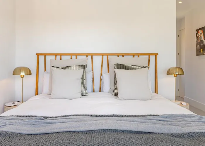 Vacation Marbella I Villa De La Resina, Infinity Pool, 24-7 Security, Rooftop Solarium, Bbq, Golf Community, Africa Views *